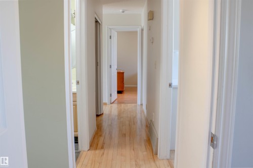 8651 27 Avenue, Edmonton, AB - Indoor Photo Showing Other Room