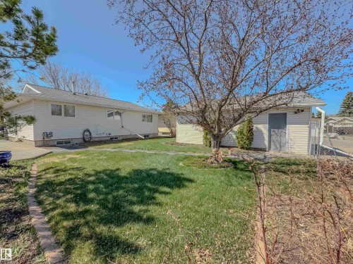 8651 27 Avenue, Edmonton, AB - Outdoor