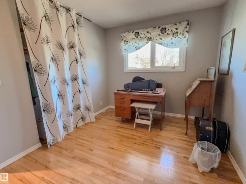 8651 27 Avenue, Edmonton, AB - Indoor Photo Showing Other Room