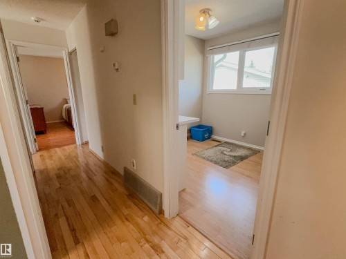 8651 27 Avenue, Edmonton, AB - Indoor Photo Showing Other Room