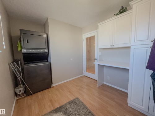 8651 27 Avenue, Edmonton, AB - Indoor