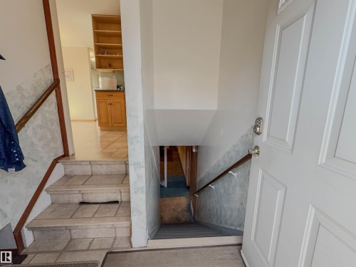 8651 27 Avenue, Edmonton, AB - Indoor Photo Showing Other Room