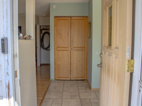 8651 27 Avenue, Edmonton, AB - Indoor