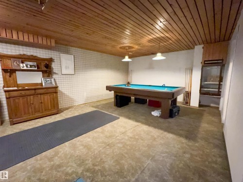8651 27 Avenue, Edmonton, AB - Indoor Photo Showing Other Room