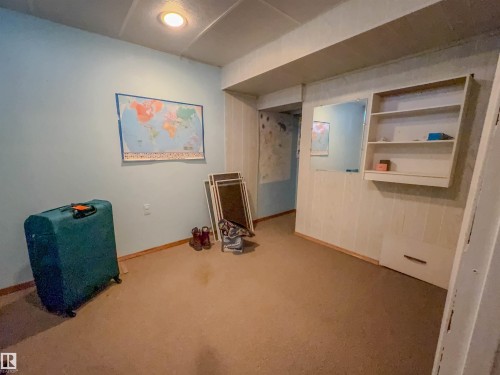 8651 27 Avenue, Edmonton, AB - Indoor
