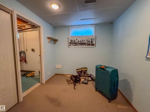 8651 27 Avenue, Edmonton, AB - Indoor Photo Showing Other Room
