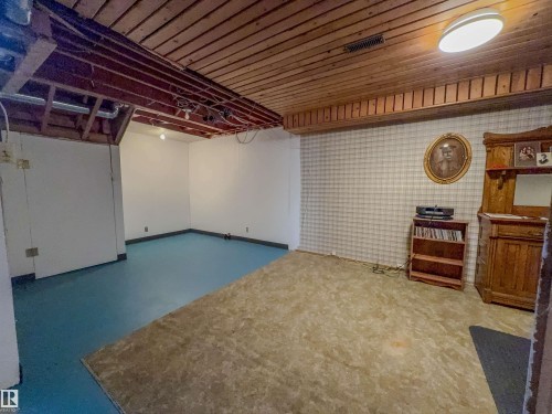 8651 27 Avenue, Edmonton, AB - Indoor