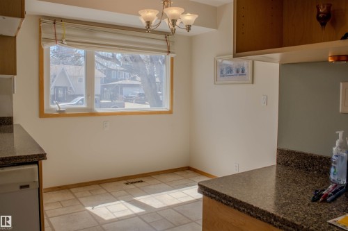 8651 27 Avenue, Edmonton, AB - Indoor Photo Showing Other Room