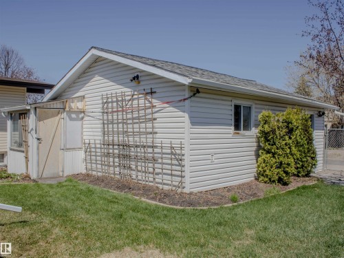 8651 27 Avenue, Edmonton, AB - Outdoor