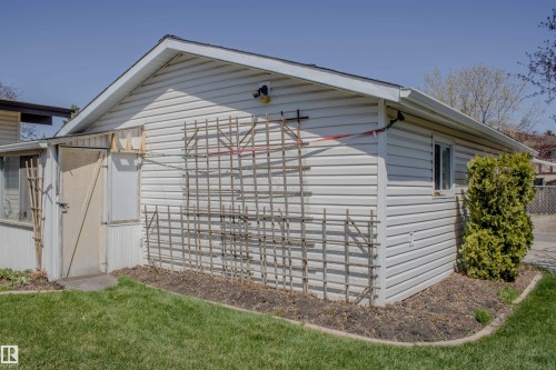 8651 27 Avenue, Edmonton, AB - Outdoor