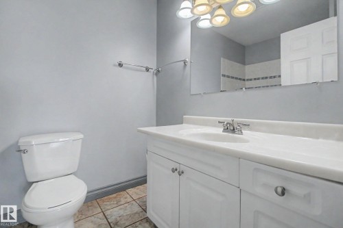 1 Deer Park Road, Spruce Grove, AB - Indoor Photo Showing Bathroom