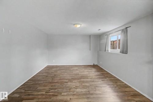 1 Deer Park Road, Spruce Grove, AB - Indoor Photo Showing Other Room