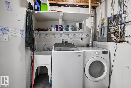1 Deer Park Road, Spruce Grove, AB - Indoor Photo Showing Laundry Room