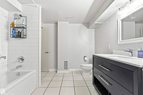 5115 151 Street, Edmonton, AB - Indoor Photo Showing Bathroom