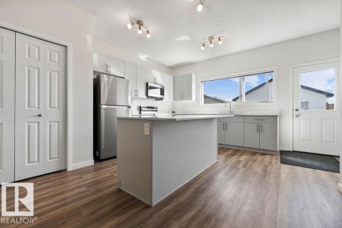 7123 46A Street, Beaumont, AB - Indoor Photo Showing Kitchen