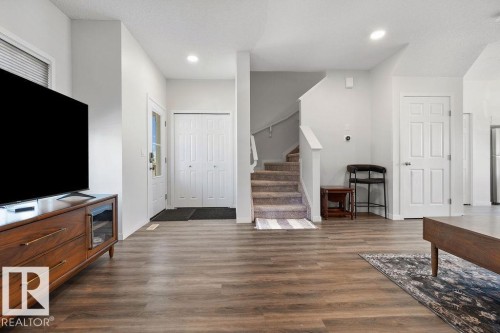 7123 46A Street, Beaumont, AB - Indoor