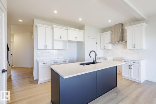 286 Lodge Pole Place, Leduc, AB - Indoor Photo Showing Kitchen With Upgraded Kitchen