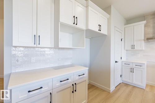 286 Lodge Pole Place, Leduc, AB - Indoor Photo Showing Kitchen