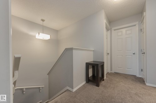 927 Ebbers Crescent, Edmonton, AB - Indoor Photo Showing Other Room