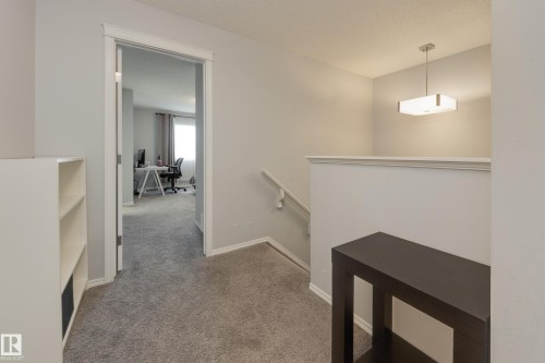 927 Ebbers Crescent, Edmonton, AB - Indoor Photo Showing Other Room
