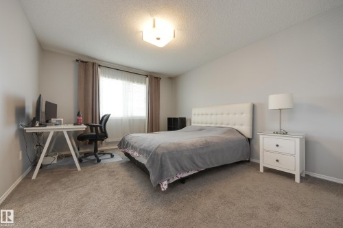 927 Ebbers Crescent, Edmonton, AB - Indoor Photo Showing Bedroom