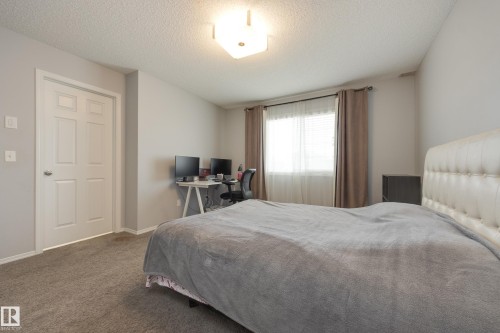 927 Ebbers Crescent, Edmonton, AB - Indoor Photo Showing Bedroom