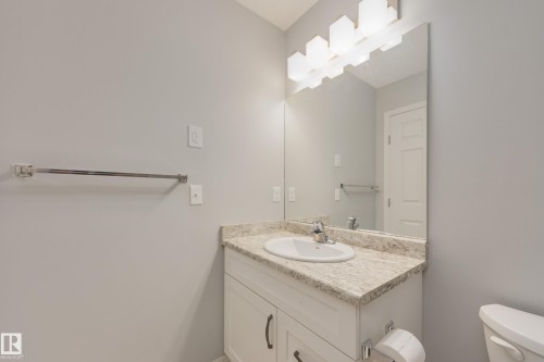 927 Ebbers Crescent, Edmonton, AB - Indoor Photo Showing Bathroom
