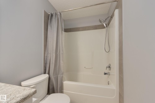 927 Ebbers Crescent, Edmonton, AB - Indoor Photo Showing Bathroom