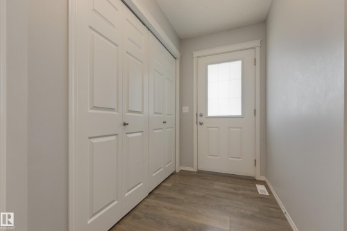 927 Ebbers Crescent, Edmonton, AB - Indoor Photo Showing Other Room