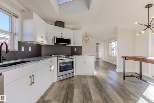 514 Maple Wood Crescent, Edmonton, AB - Indoor Photo Showing Kitchen