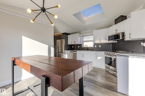 514 Maple Wood Crescent, Edmonton, AB - Indoor Photo Showing Other Room