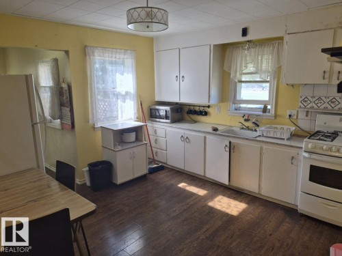 5003 49 Street, Ryley, AB - Indoor Photo Showing Kitchen
