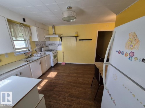5003 49 Street, Ryley, AB - Indoor Photo Showing Kitchen