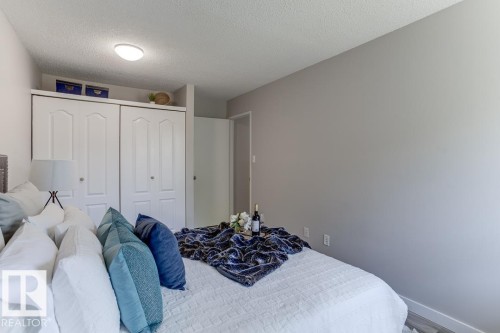 7032 Mill Woods Road, Edmonton, AB - Indoor Photo Showing Bedroom