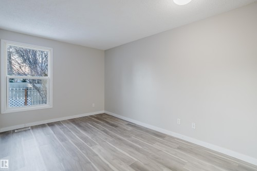 7032 Mill Woods Road, Edmonton, AB - Indoor Photo Showing Other Room