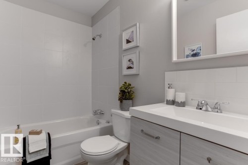 7032 Mill Woods Road, Edmonton, AB - Indoor Photo Showing Bathroom