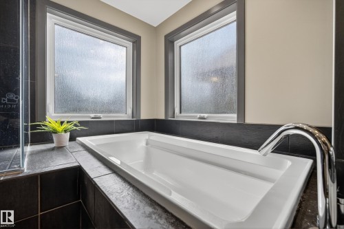 11908 41A Avenue, Edmonton, AB - Indoor Photo Showing Bathroom