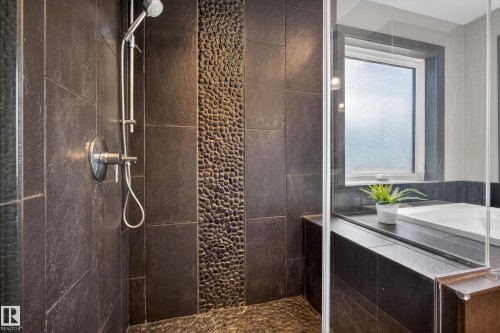 11908 41A Avenue, Edmonton, AB - Indoor Photo Showing Bathroom