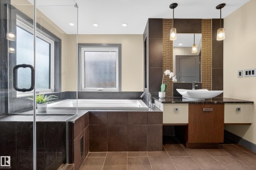 11908 41A Avenue, Edmonton, AB - Indoor