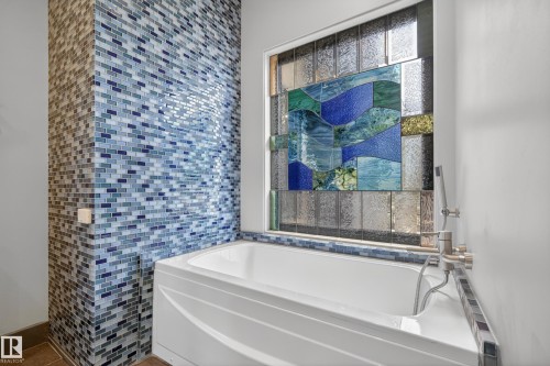 11908 41A Avenue, Edmonton, AB - Indoor Photo Showing Bathroom