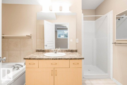 59 3010 33 Avenue, Edmonton, AB - Indoor Photo Showing Bathroom
