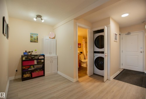213 11033 127 Street, Edmonton, AB - Indoor Photo Showing Laundry Room