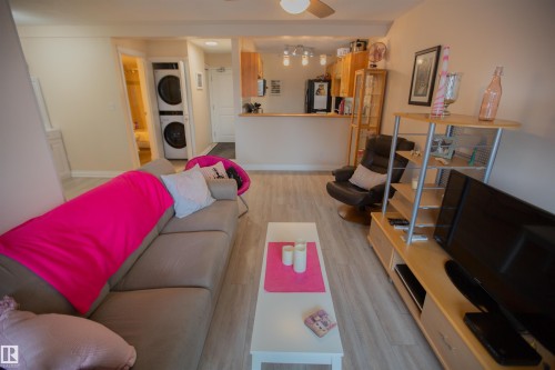 213 11033 127 Street, Edmonton, AB - Indoor