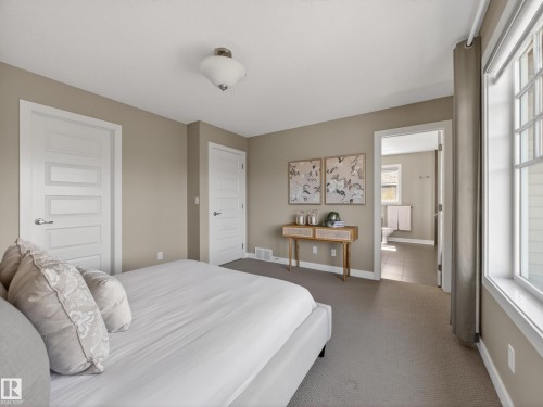 2729 Anderson Crescent, Edmonton, AB - Indoor Photo Showing Bedroom