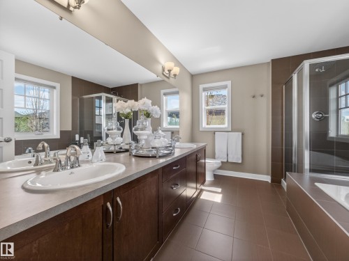 2729 Anderson Crescent, Edmonton, AB - Indoor Photo Showing Bathroom