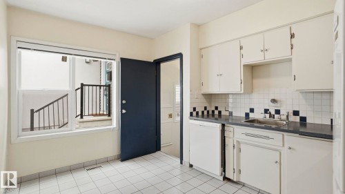 10919 68 Avenue, Edmonton, AB - Indoor Photo Showing Kitchen