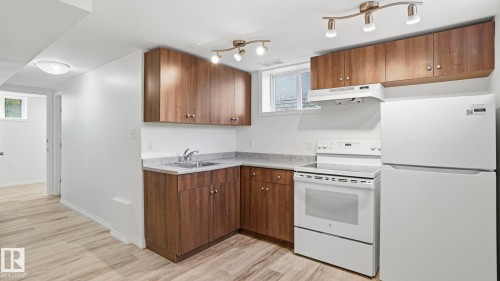 10919 68 Avenue, Edmonton, AB - Indoor Photo Showing Kitchen
