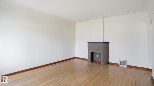 10919 68 Avenue, Edmonton, AB - Indoor Photo Showing Other Room