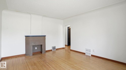 10919 68 Avenue, Edmonton, AB - Indoor Photo Showing Other Room