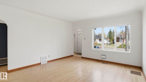 10919 68 Avenue, Edmonton, AB - Indoor Photo Showing Other Room